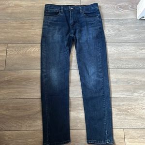 Levi jeans size 33 x 32